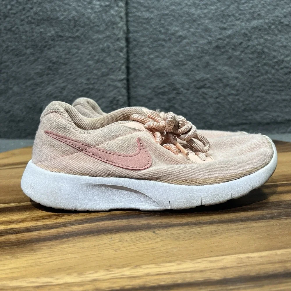 Nike Tanjun Youth Size 11.5C Pink And White Sneakers Shoes‎ Lace Up 859618-603